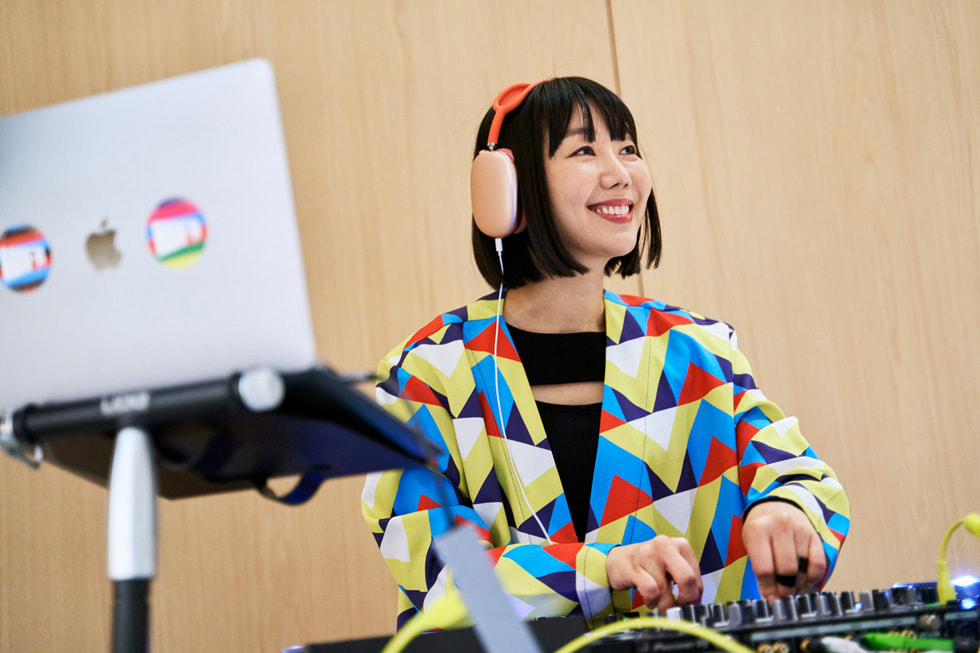 Multitalented artist and DJ Vakki performs at Apple Gangnam.