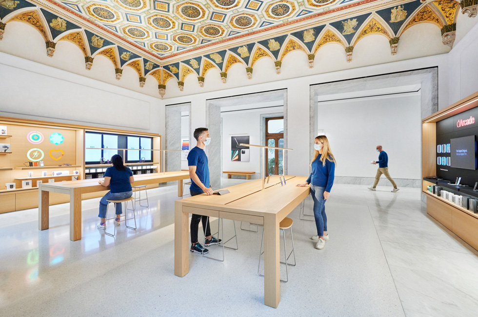 Rummet för Apple-support och Genius Bar på Apple Via del Corso. 