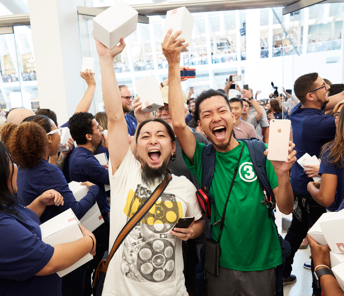 Manhattan’s newest Apple Store opens at World Trade Center Apple