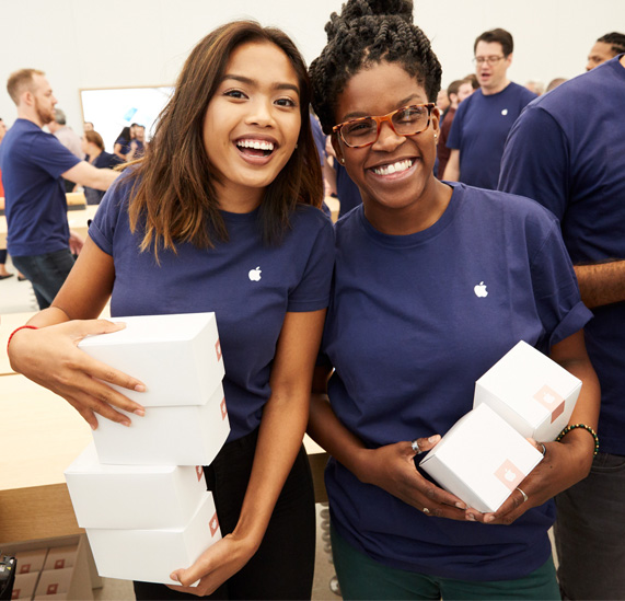 Manhattan’s newest Apple Store opens at World Trade Center Apple