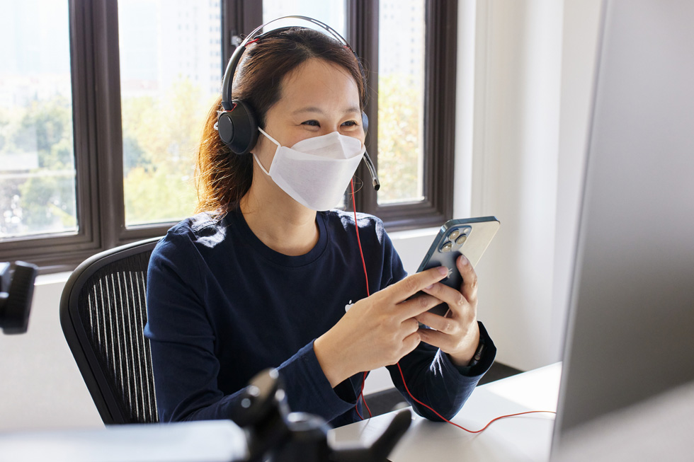 An Apple online team member at the call centre in Shanghai provides support for iPhone 12 Pro Max.