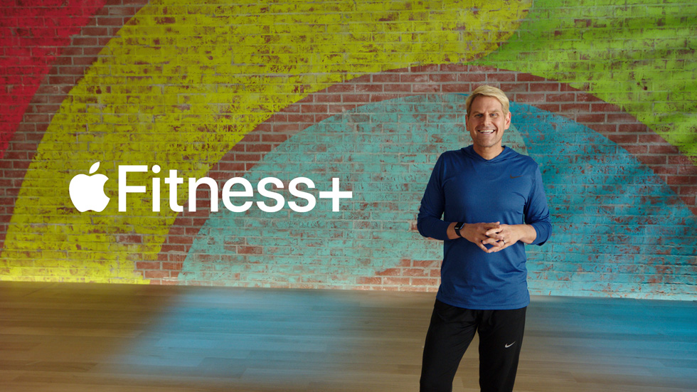 Apple Fitness+を紹介するジェイ・ブラニク。