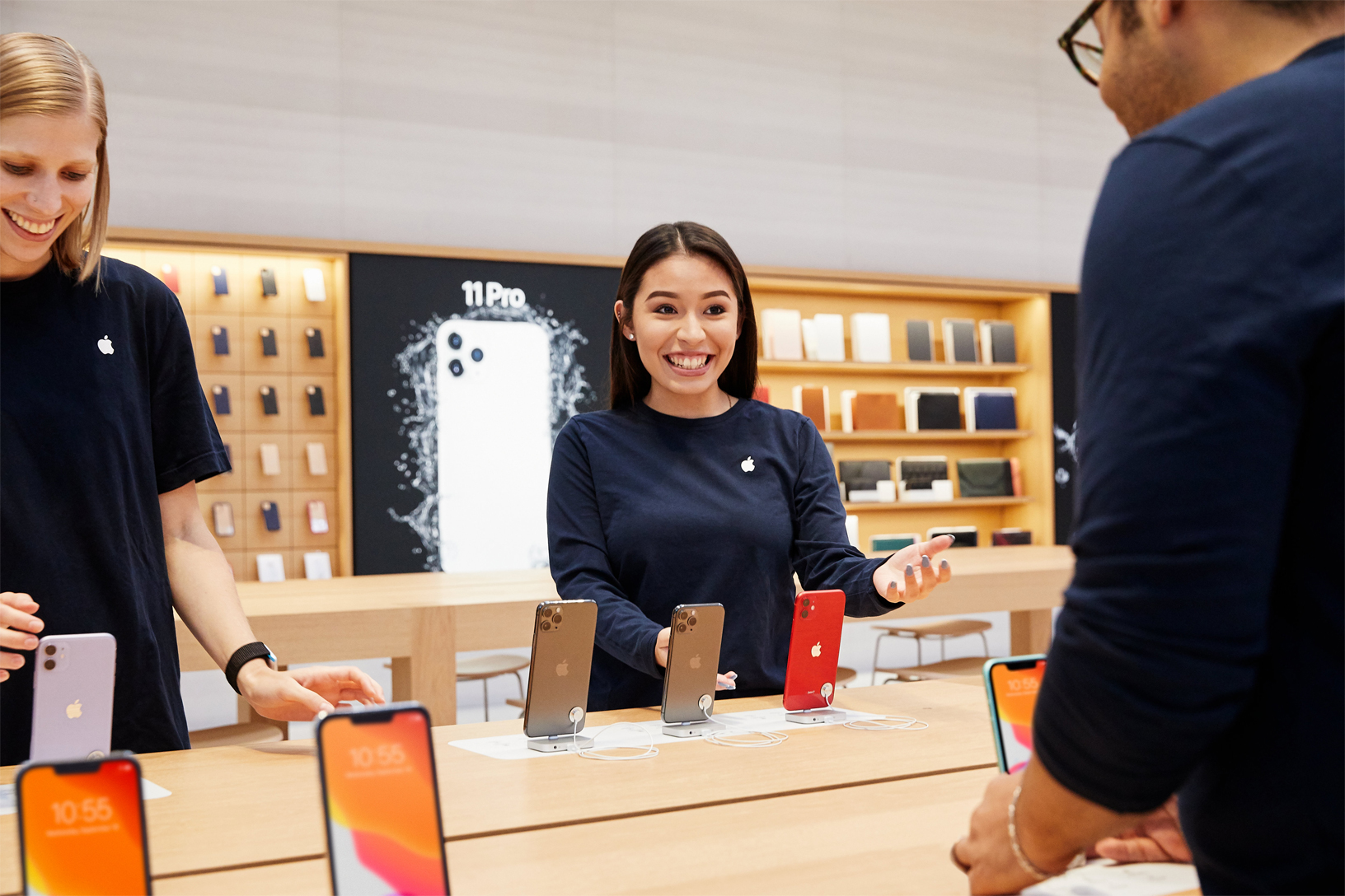 apple магазины в москве