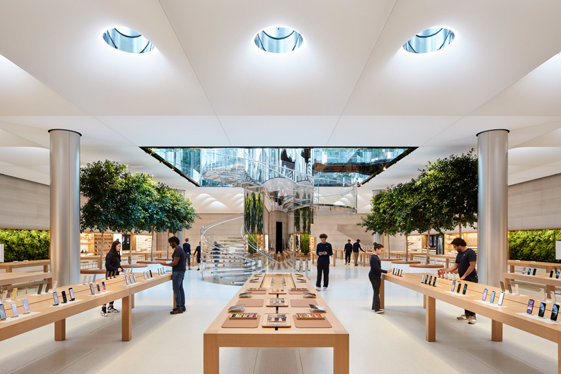 Apple Fifth Avenue: The cube is back - Apple