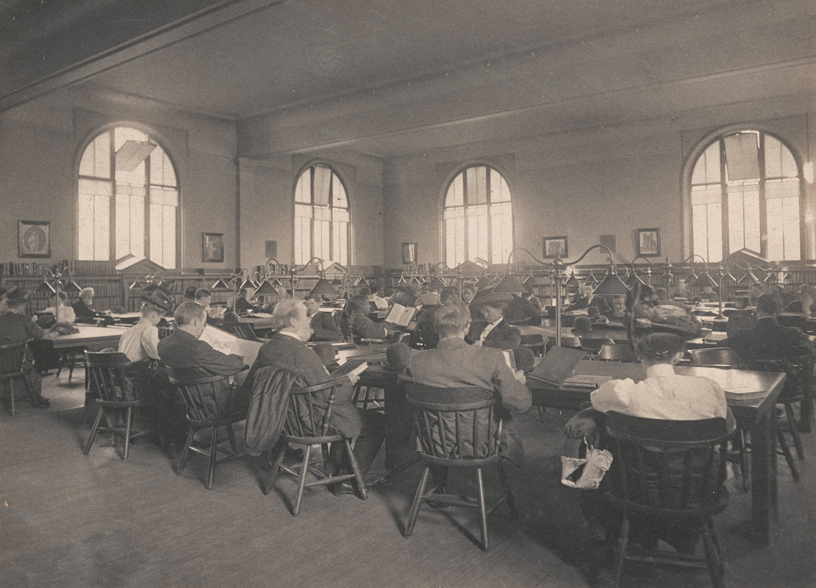 La sala de lectura original de 1908 en la primera planta de la biblioteca.