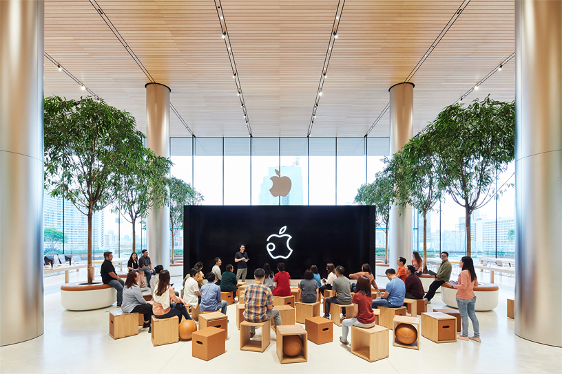 Interior of Apple Iconsiam.