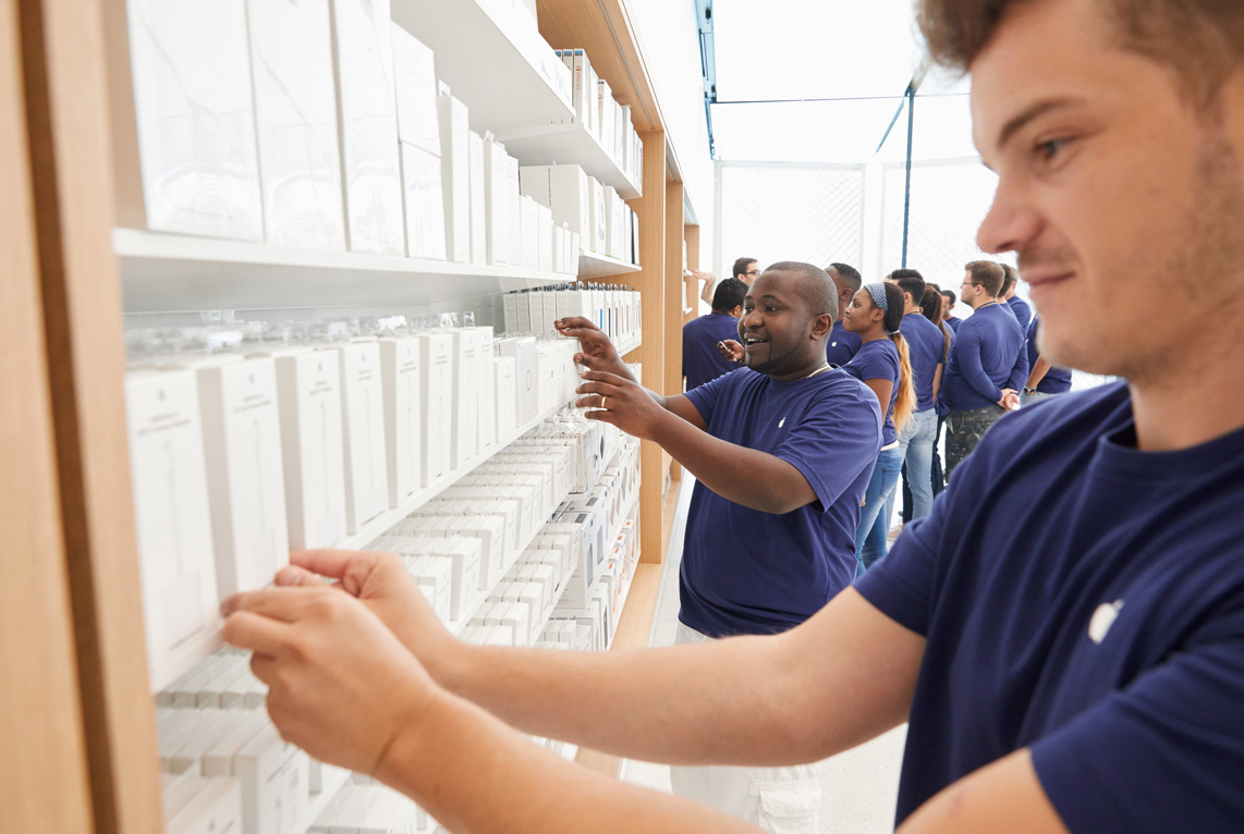 Apple Dubai Mall opens April 27 Apple