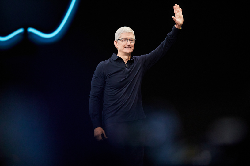 Tim Cook no palco da WWDC 2019.