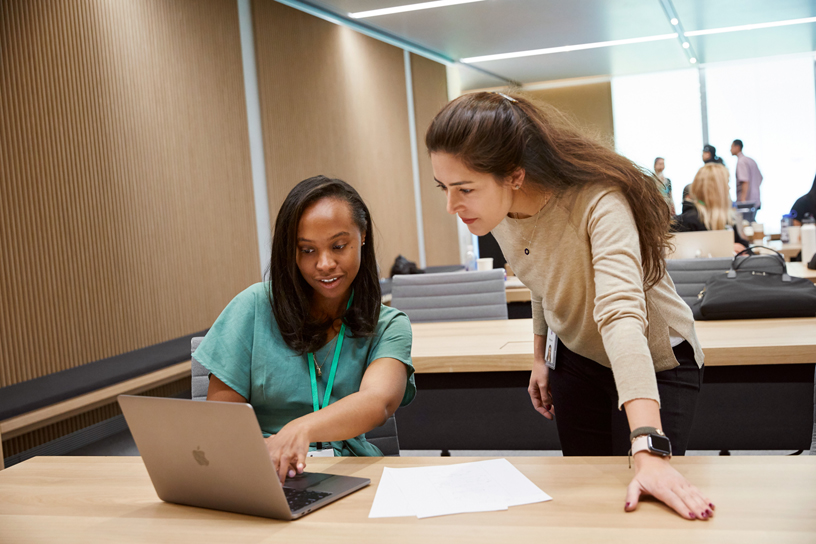 Erika Hairston en el Campamento de Emprendedoras de Apple.