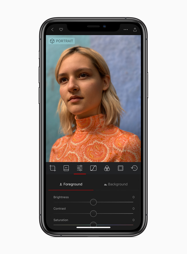 La app Darkroom en la pantalla de un iPhone 11 Pro.