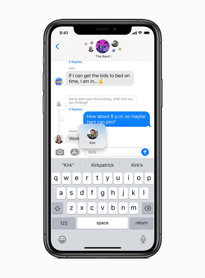 La nouvelle fonctionnalité de conversations épinglées dans Messages affichée sur l'iPhone 11 Pro.