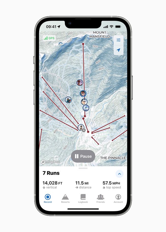 シルバーのiPhone 13 Proで実行している「Slopes：スキー＆スノーボード」。