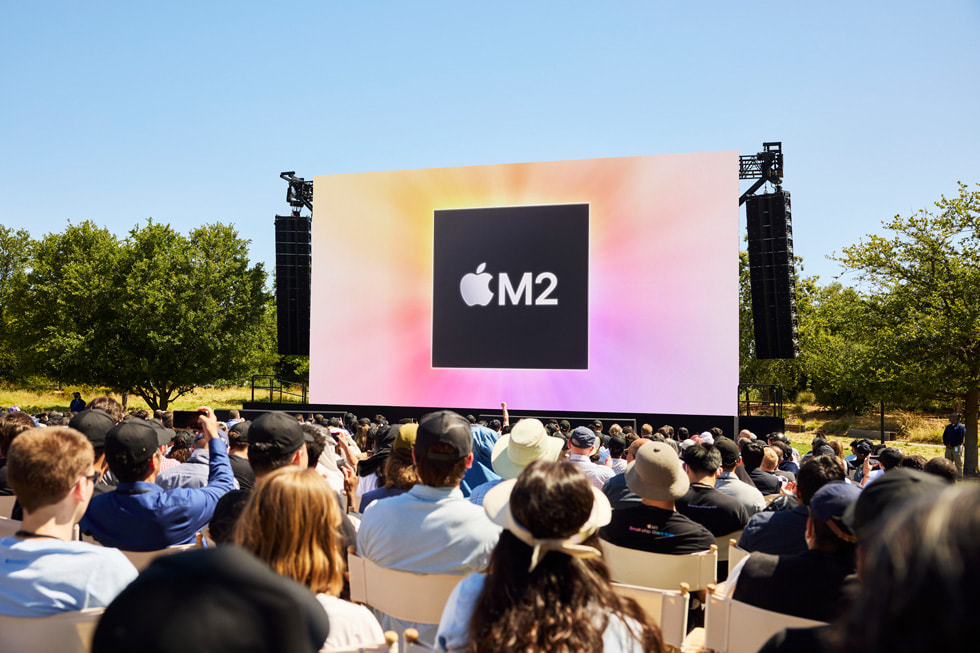 La puce M2 est dévoilée aux développeurs présents à l’Apple Park.