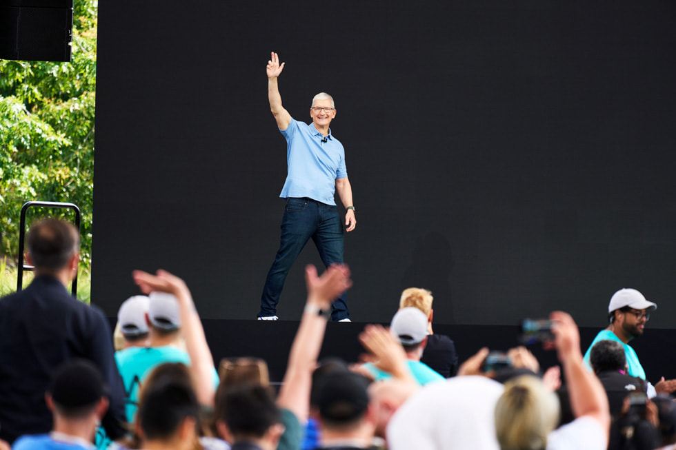 Tim Cook greets the audience assembled at WWDC23 on the opening day of WWDC23.