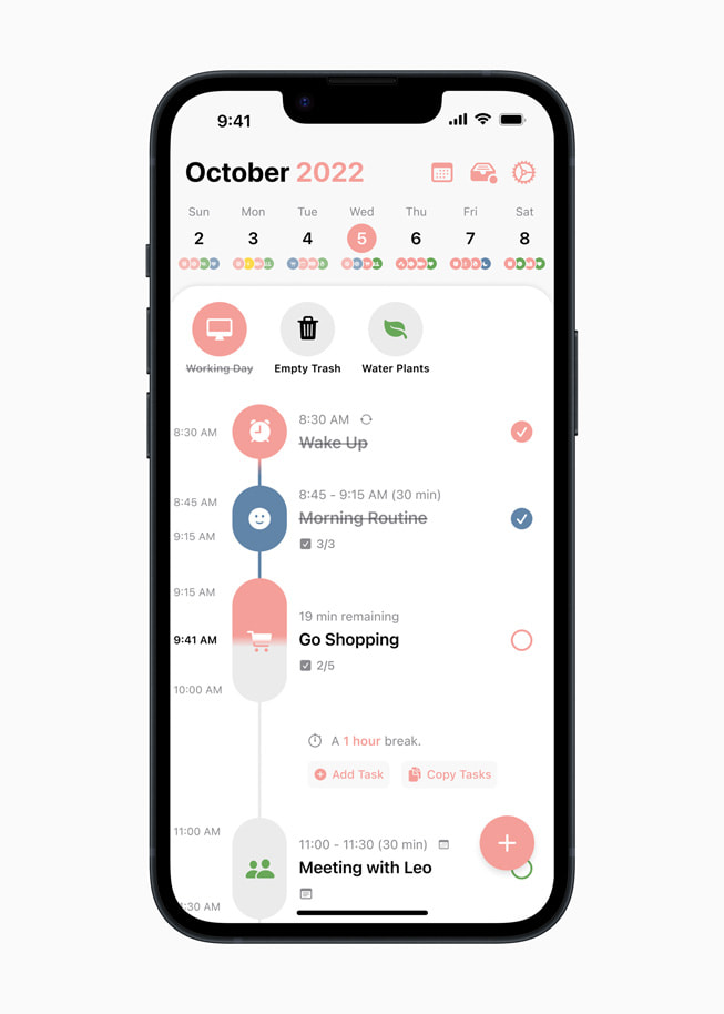 En daglig tidslinje i appen Structured visas på iPhone 14 Pro. 