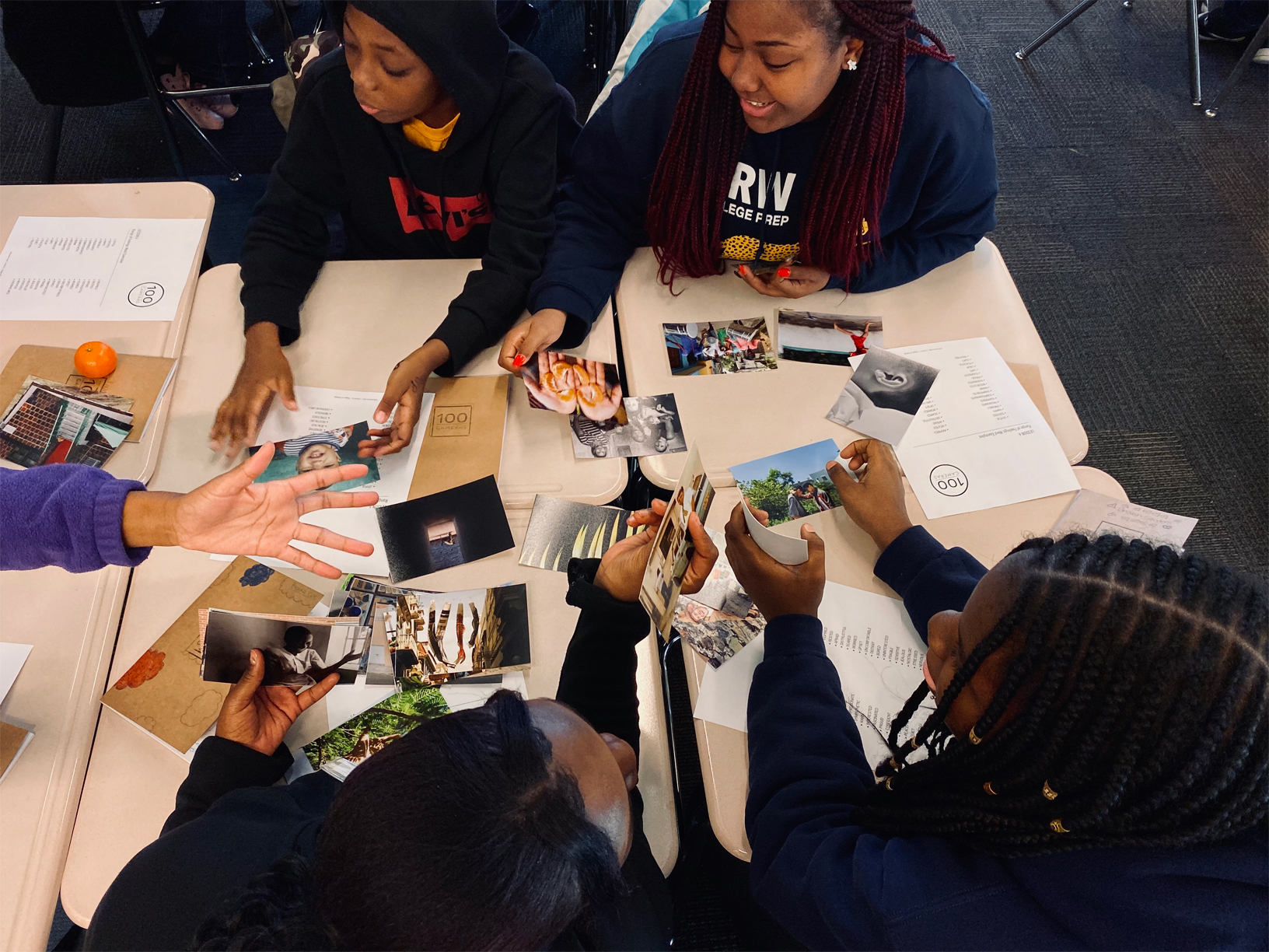 Apple partners with 100cameras to teach Chicago students photography ...