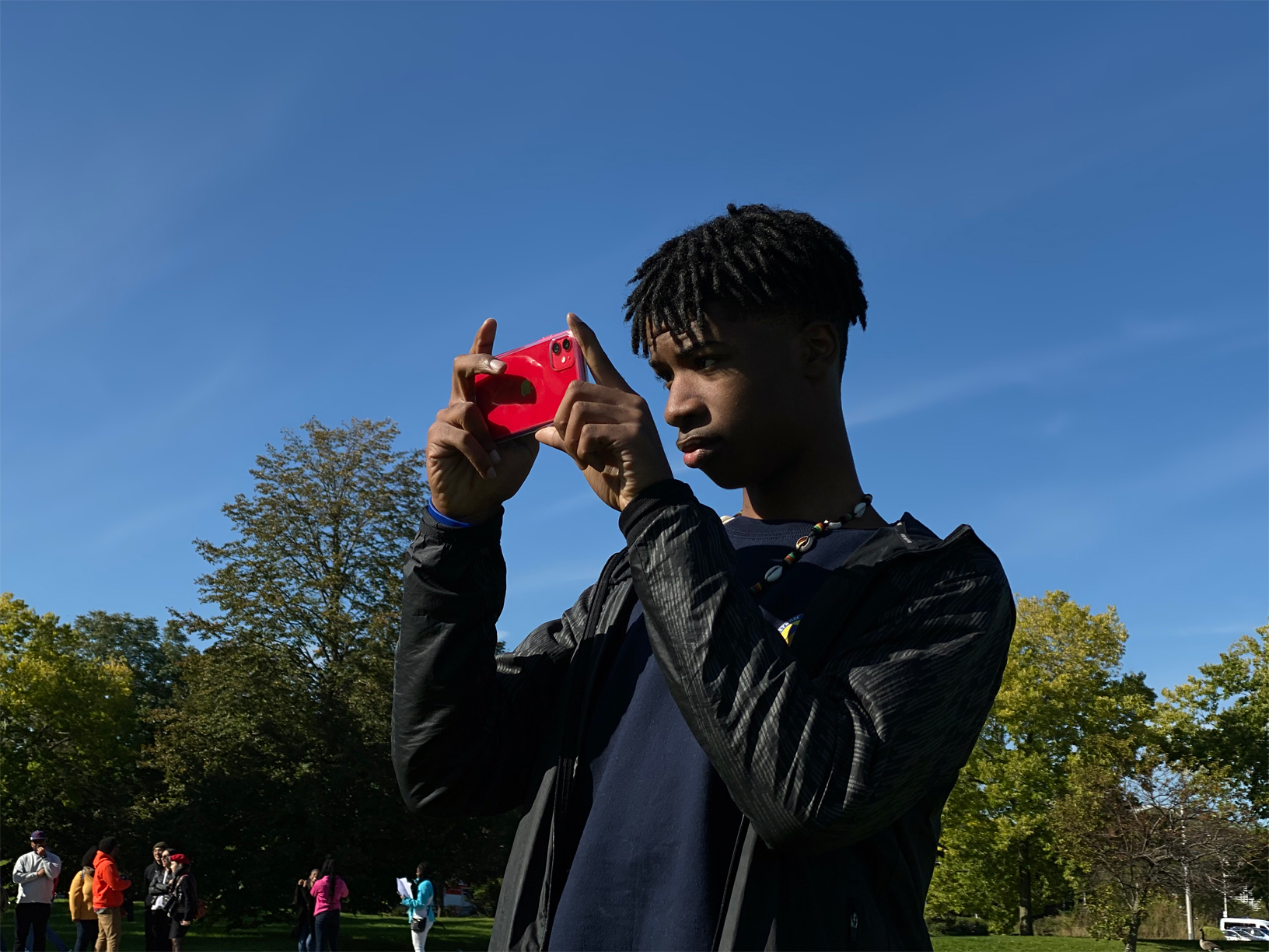 Apple partners with 100cameras to teach Chicago students photography ...