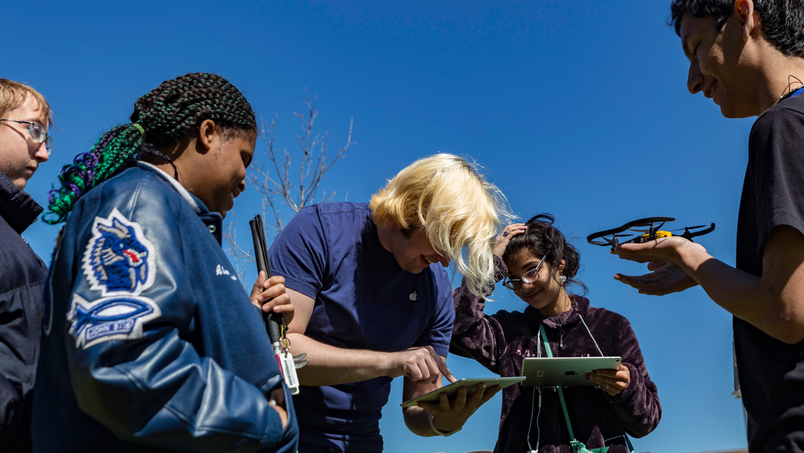 Apple brings Everyone Can Code to schools serving blind and deaf ...