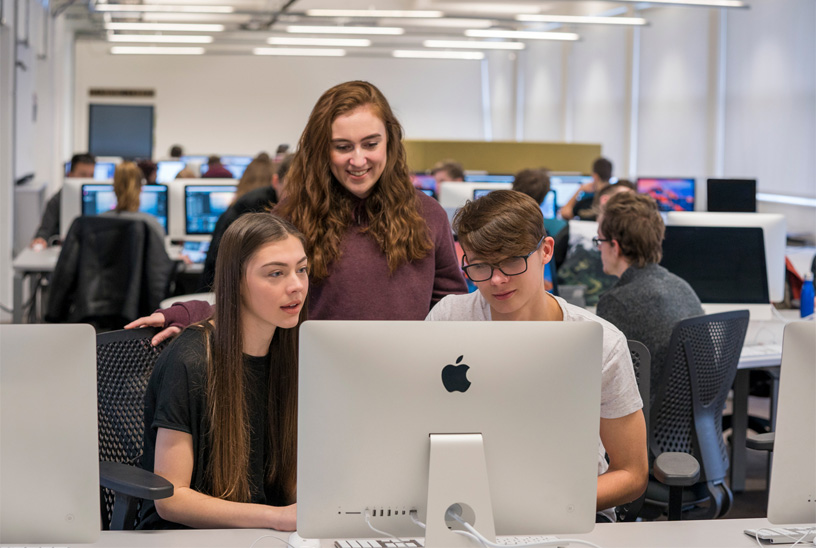Leading European technical colleges adopt Apple's Everyone Can Code  initiative - Apple (JO)