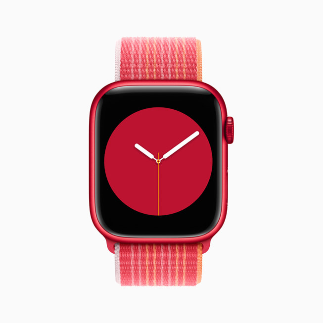 레드 색상의 컬러 시계 페이스를 보여주는 PRODUCT)RED Apple Watch Series 8 알루미늄 케이스와 스포츠 루프.