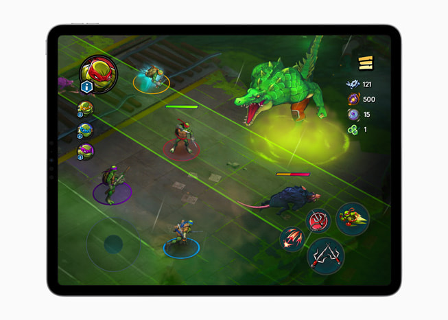 iPad Pro에서 보여주는 레오나르도, 미켈란젤로, 도나텔로, 라파엘이 TMNT Splintered Fate 게임에서 스플린터와 맞붙는 장면의 스틸컷.