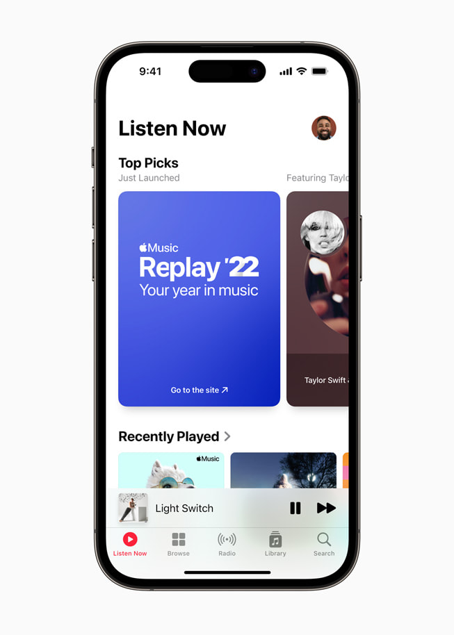 圖中顯示 Apple Music 重新設計的 Replay 體驗。