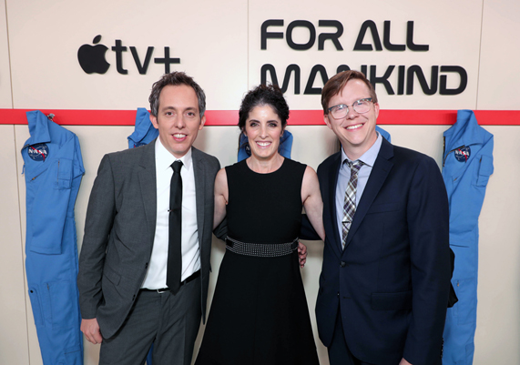 Ben Nedivi, Maril Davis et Matt Wolpert à la première de « For All Mankind ».