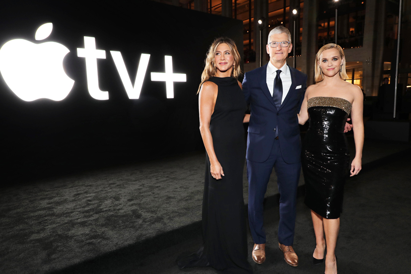 Jennifer Aniston, Tim Cook and Reese Witherspoon at the global premiere of “Morning Wars.”