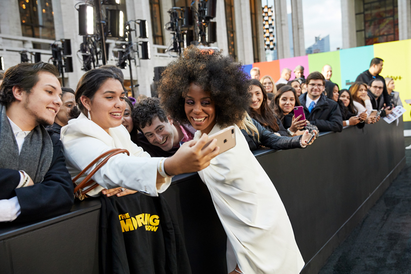 Karen Pittman på världspremiären av The Morning Show på Josie Robertson Plaza och David Geffen Hall i Lincoln Center for the Performing Arts i New York.