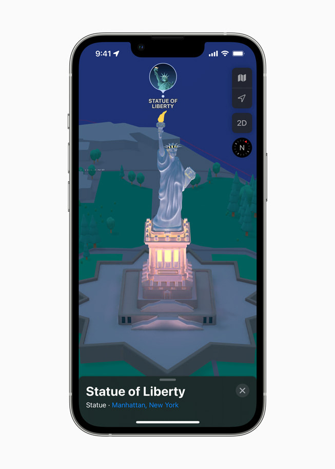 iPhone 13 Pro 展示「地圖」app 中的自由女神像 3D 地圖。