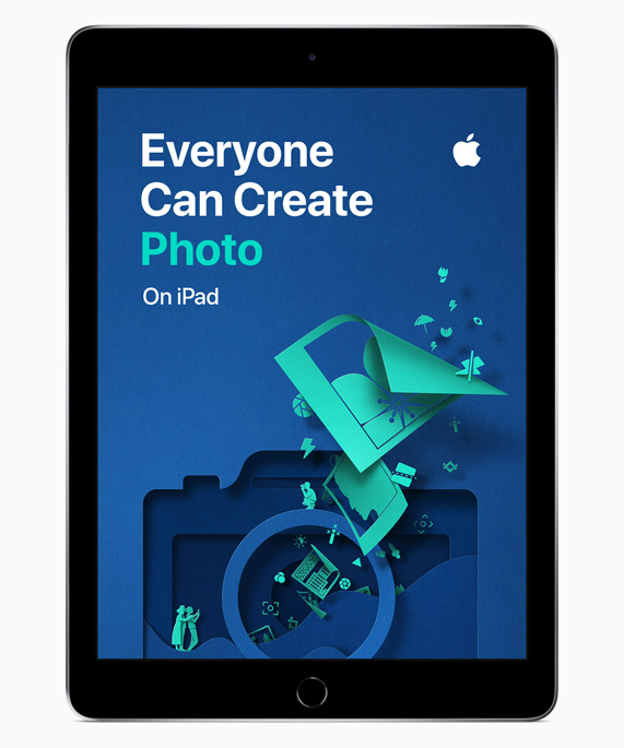 Everyone Can Createの写真のガイドブックの画面を表示しているiPad。