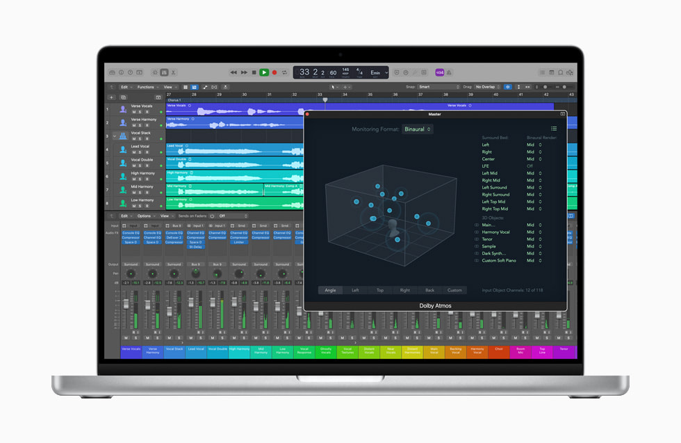 Logic Proが新しいMacBook Pro上で、トラックを空間オーディオでミキシング中。
