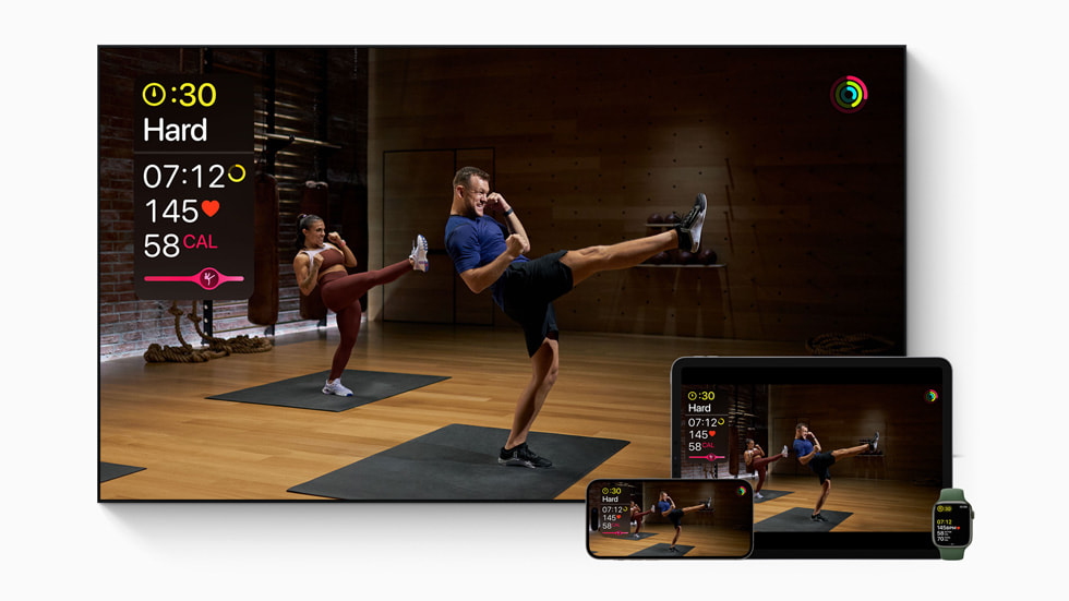 Un allenamento di kickboxing in Apple Fitness+ su iPad, iPhone e Apple Watch.