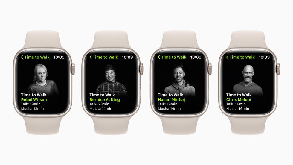 Tres dispositivos Apple Watch Series 7 muestran episodios de Hora de Andar con Rebel Wilson, Bernice A. King y Hasan Minhaj.