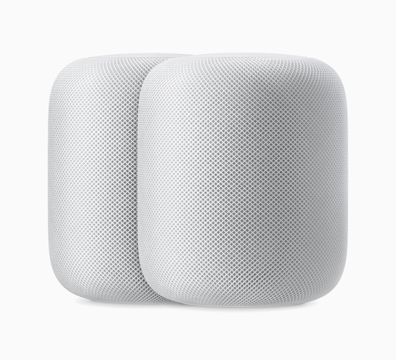 화이트(왼쪽)와 블랙(오른쪽), 두 대의 HomePod 사진. 