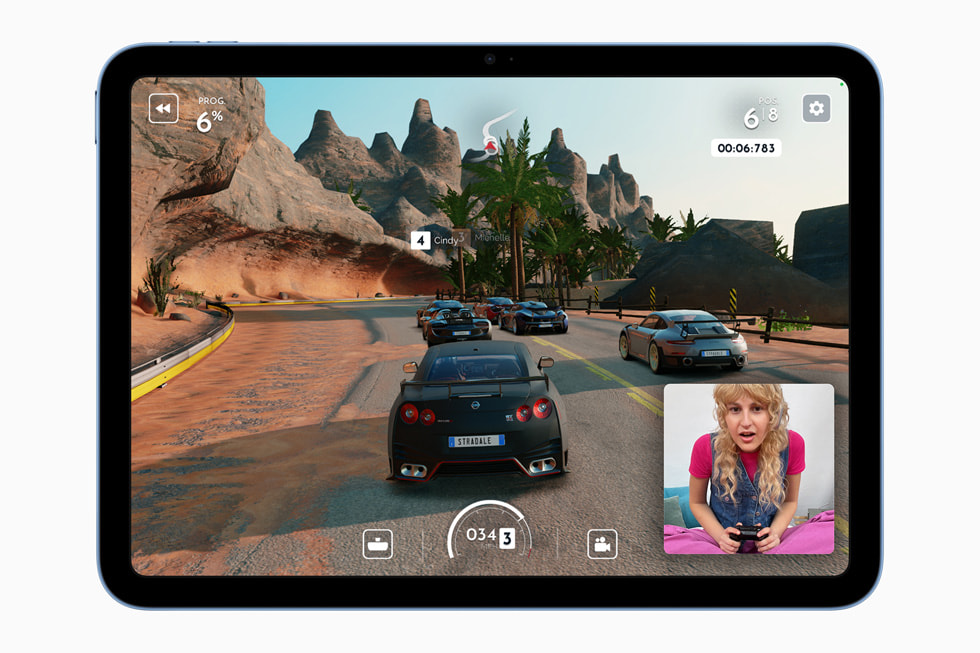 Una sessione di gioco di Gear.Club Stradale su iPad mentre si usa SharePlay su FaceTime.