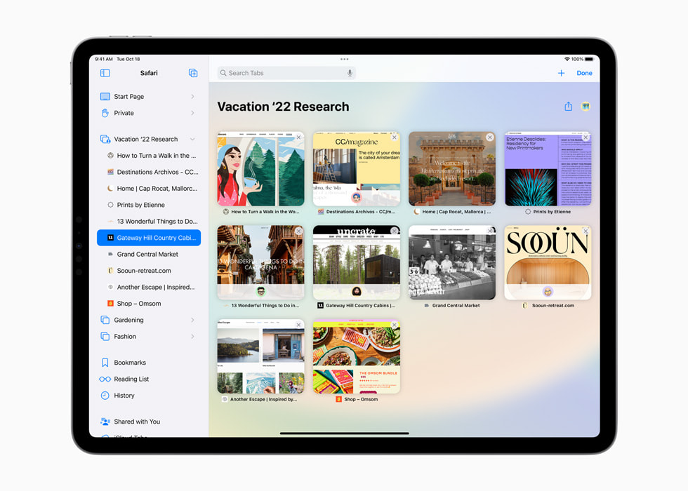Yeni iPad’de iPadOS 16’daki paylaşılan Sekme Grupları’nın kullanıldığı Safari gösteriliyor.