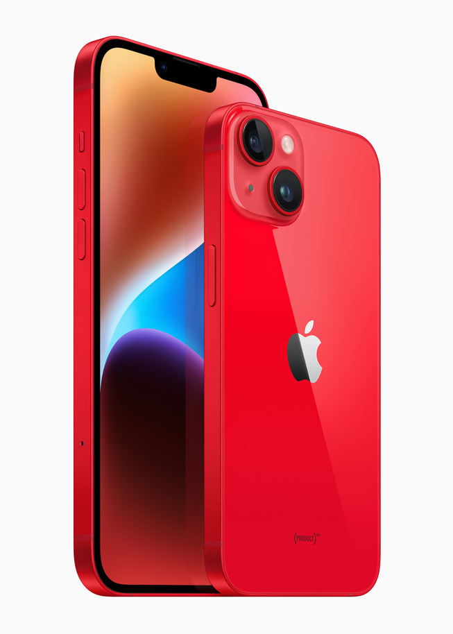 PRODUCT(RED) 색상의 iPhone 14 및 iPhone 14 Plus.