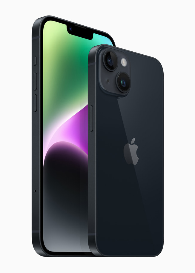 Imagen del iPhone 14 y el iPhone 14 Plus en color medianoche.