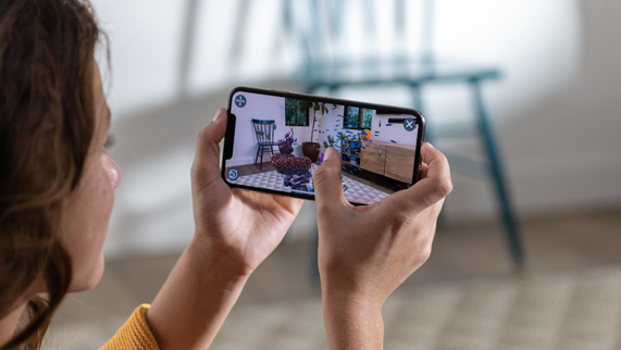 iPhone Xs and iPhone Xs Max bring the best and biggest displays to ...