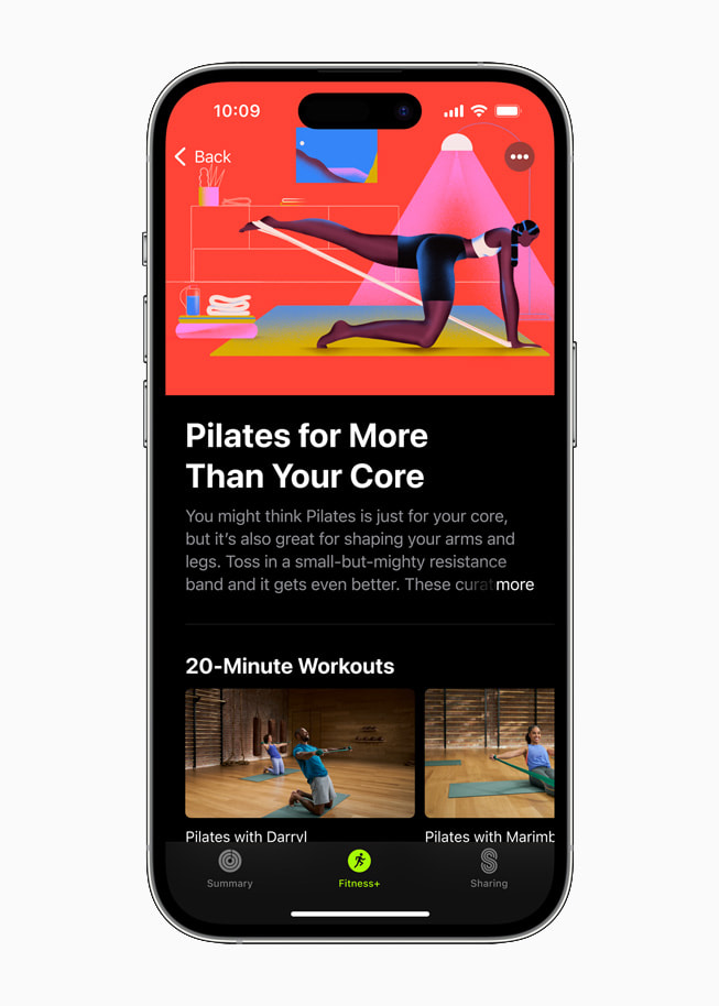 Coleção mais recente do Apple Fitness+, Pilates além do Core, no iPhone 14 Pro.