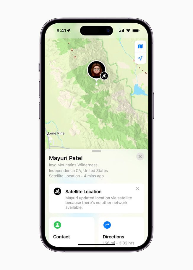 La localización de un usuario del iPhone se muestra a través de la opción Buscar mientras hace senderismo.