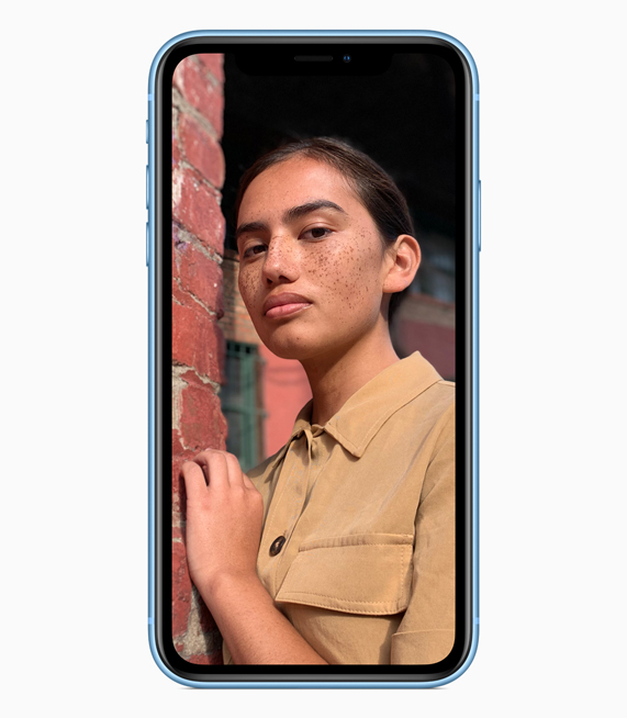 iPhone XR 正展示人像相片。