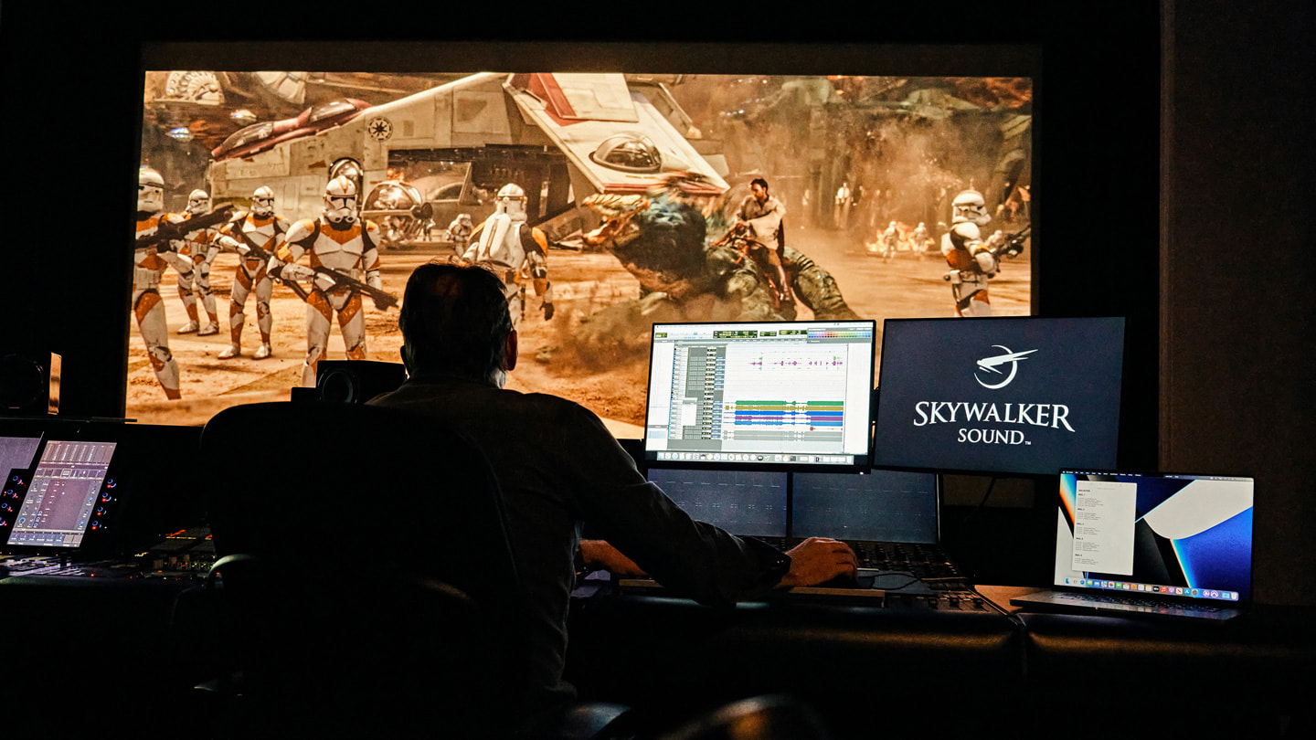 Una sala di montaggio audio di Skywalker Sound.