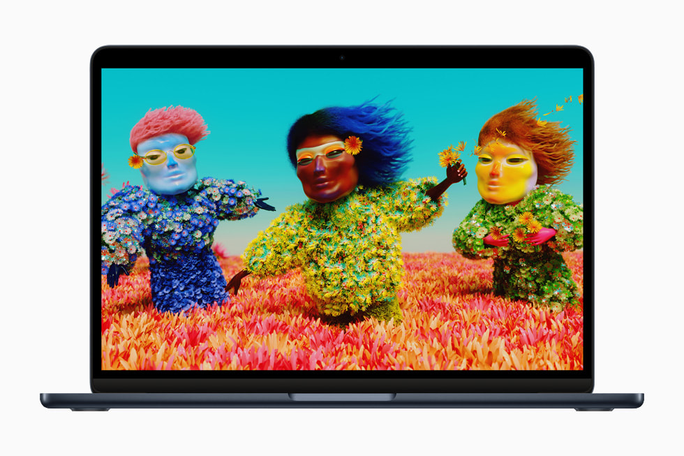 MacBook Air สีมิดไนท์แสดงจุดเด่นของจอภาพ Liquid Retina