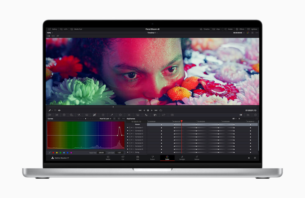 O mais novo MacBook Pro é mostrado usando os aceleradores ProRes dedicados.