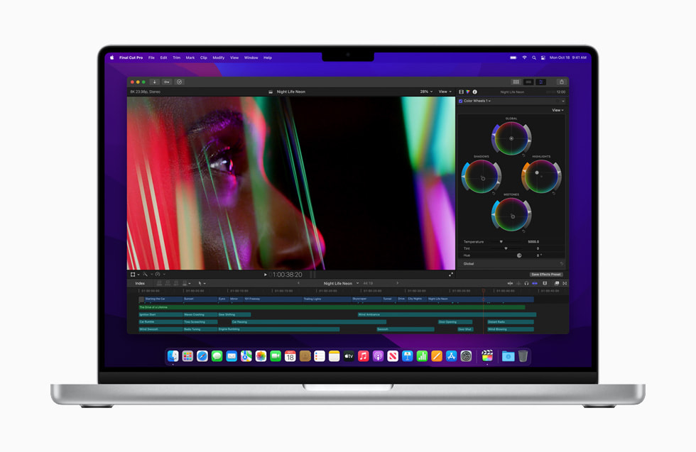 На экране MacBook Pro открыто приложение Final Cut Pro.
