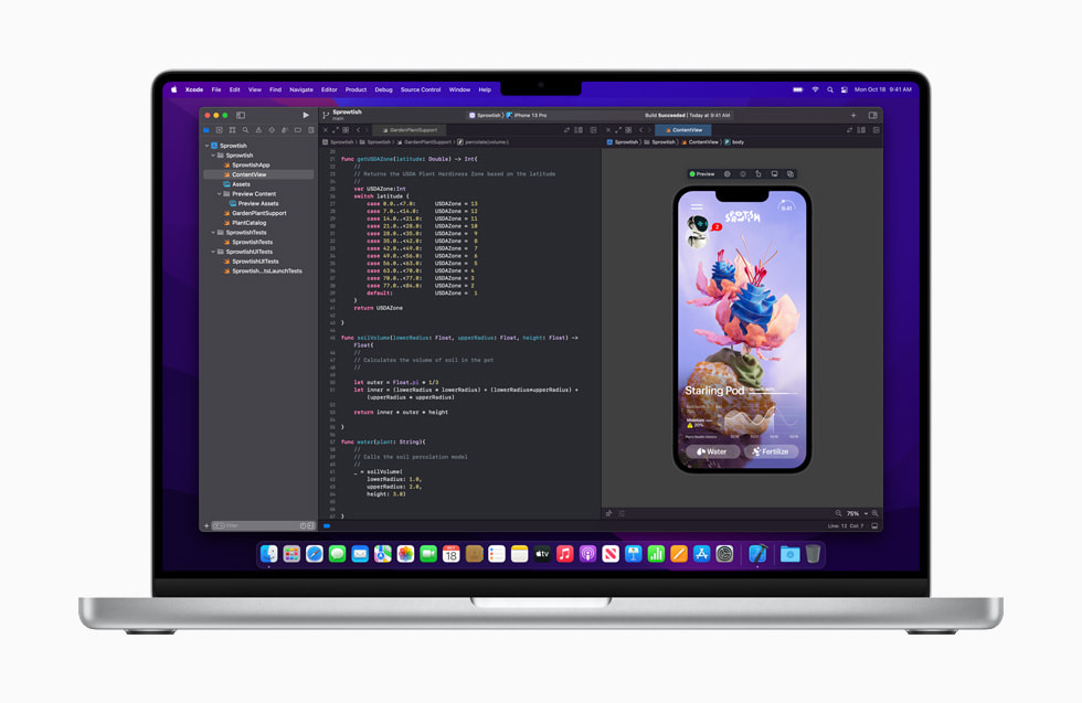 ภาพ MacBook Pro ที่มีแอป Xcode เปิดอยู่