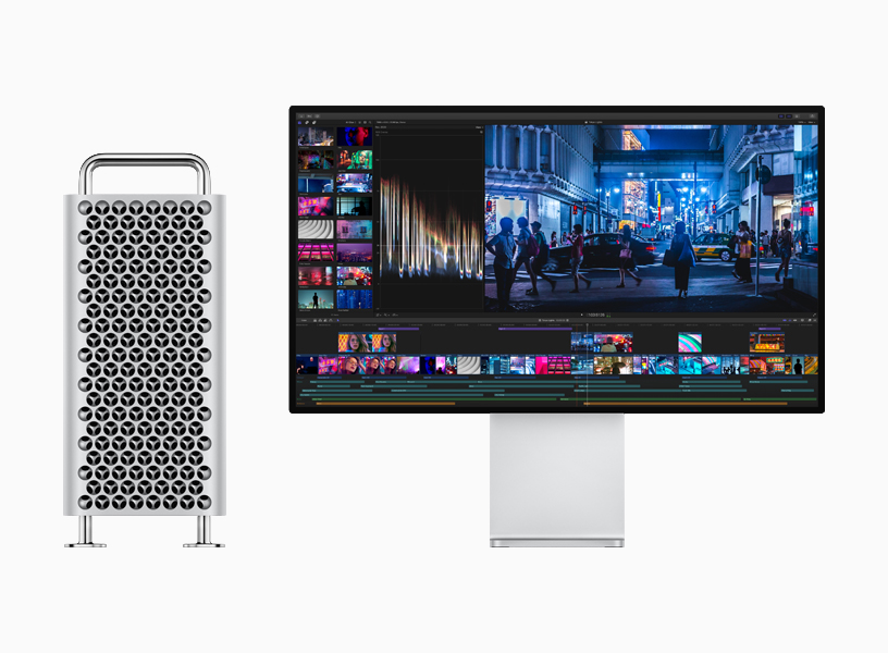 Un Mac Pro à côté d’un Pro Display XDR affichant un montage vidéo.