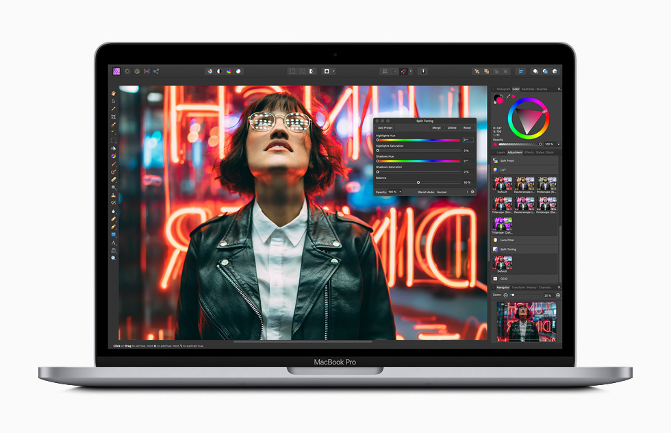 MacBook Pro’daki Photoshop düzenleme ekranı. 